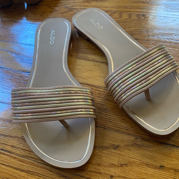 Fancy Aldo Sandals - Picture 2 of 3